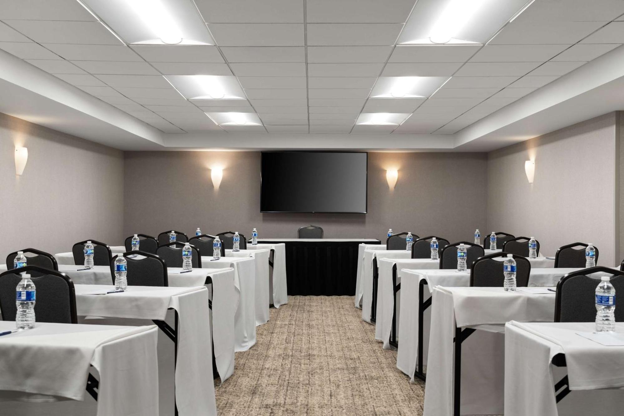 Hotel Doubletree By Hilton Pittsburgh Airport Moon Township Zewnętrze zdjęcie