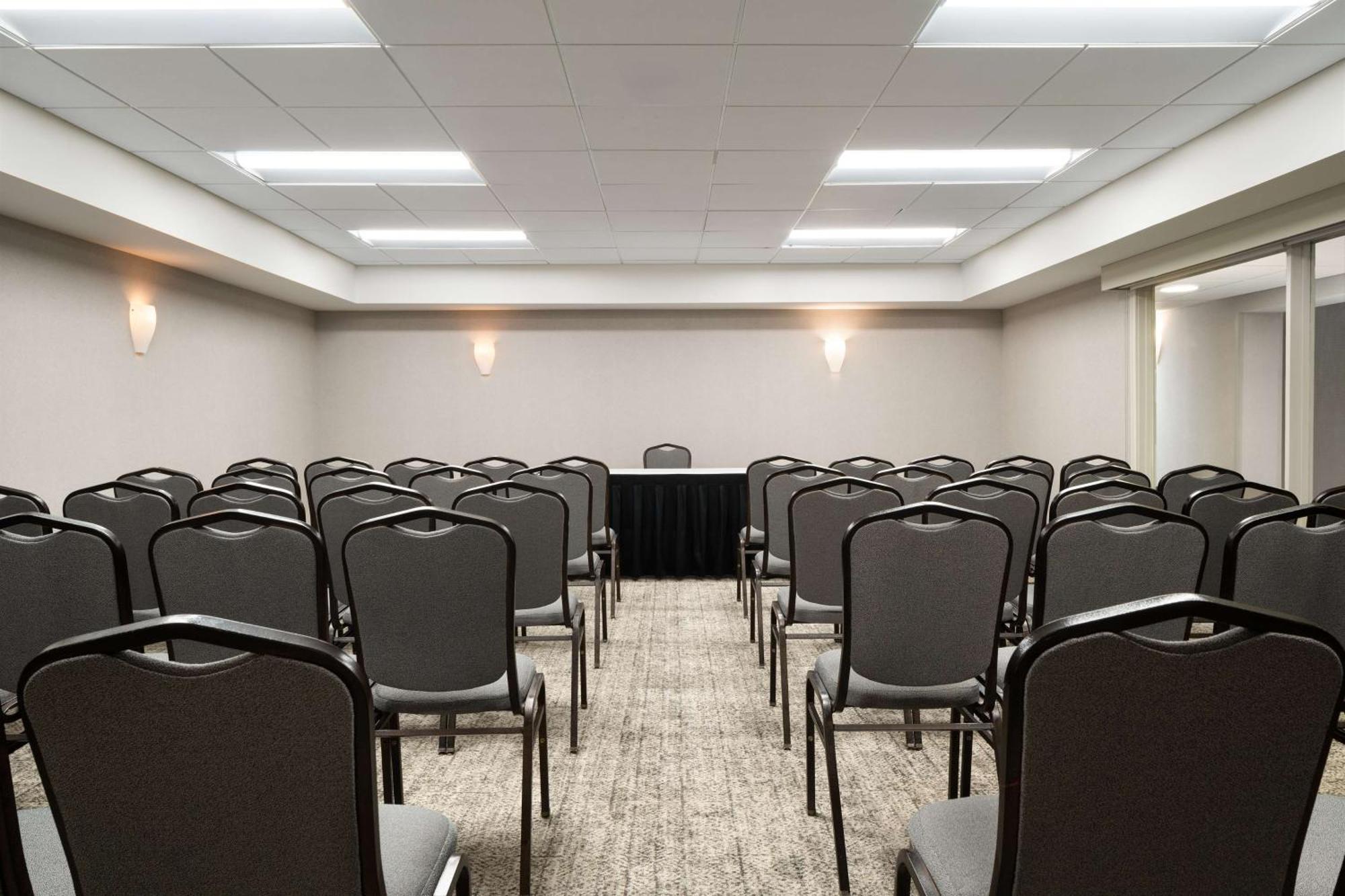 Hotel Doubletree By Hilton Pittsburgh Airport Moon Township Zewnętrze zdjęcie
